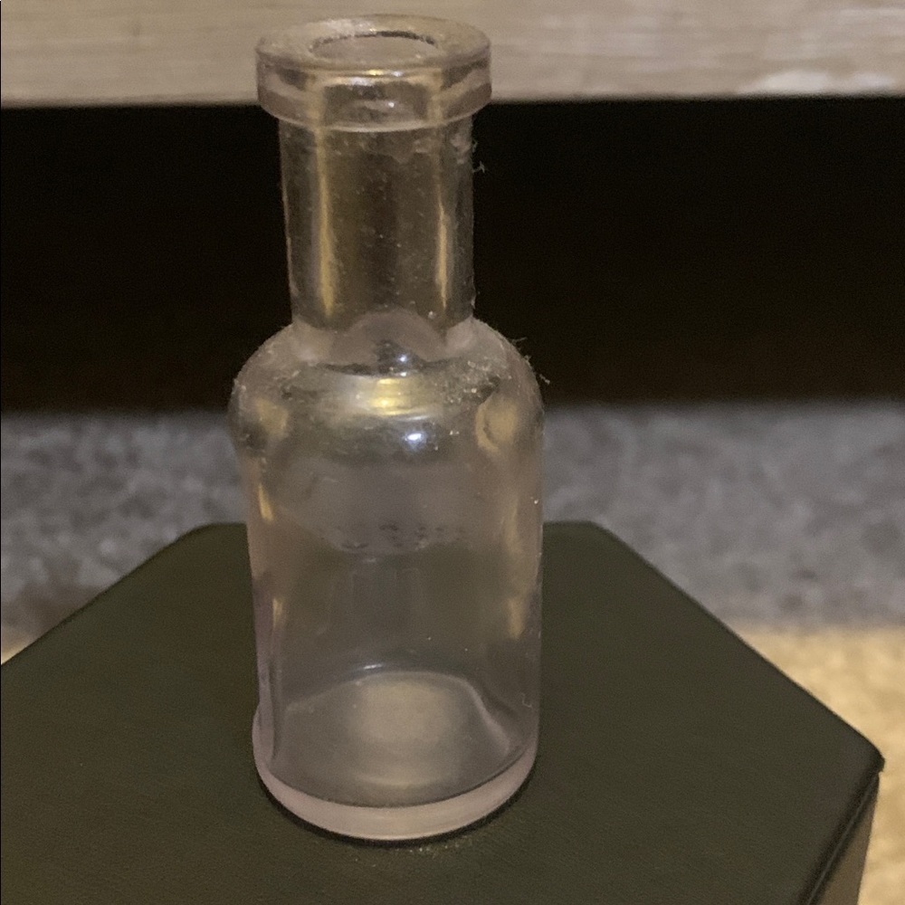 Hoyt’s Perfume Bottle - Picture 4 of 5